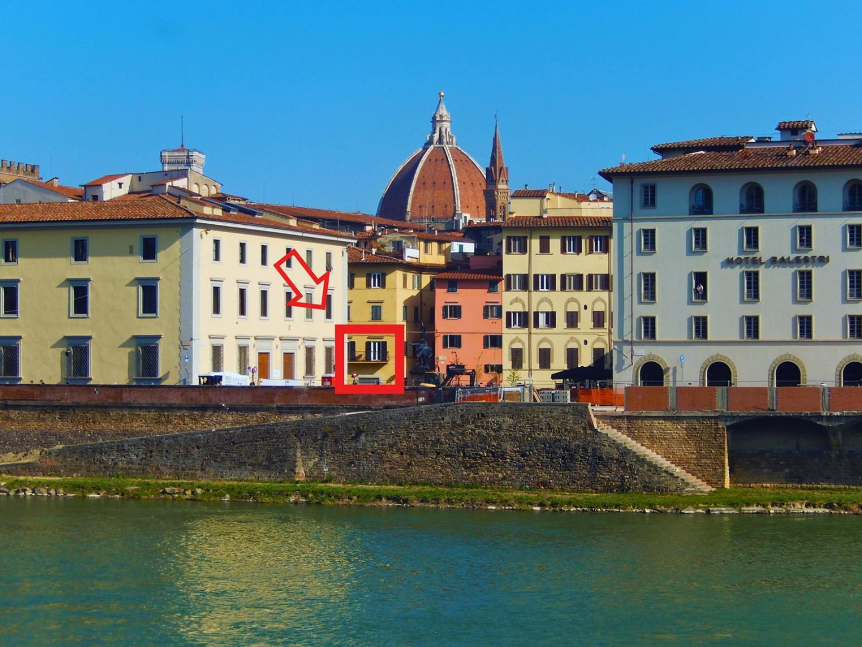 Apartment 3 Master Bedrooms With Balcony On The River With Views *