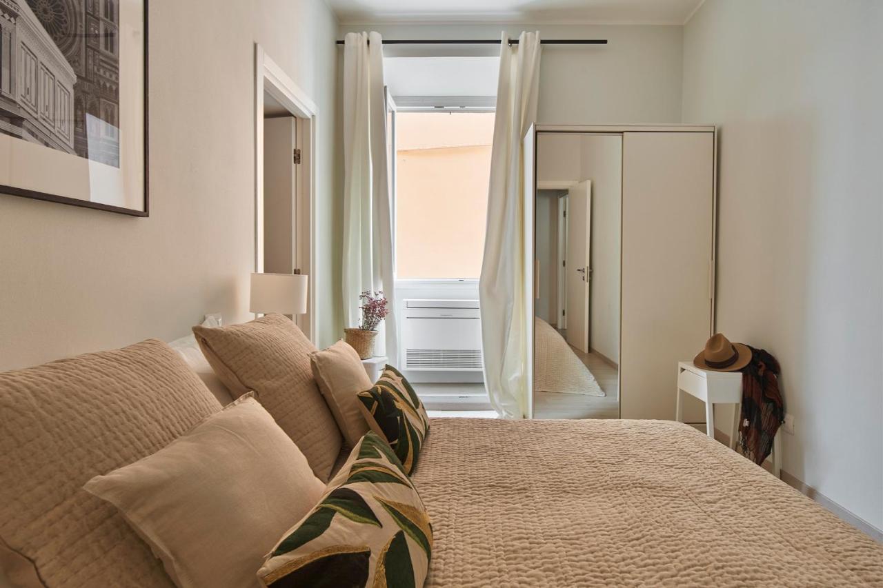 3 Master Bedrooms With Balcony On The River With Views * Florença