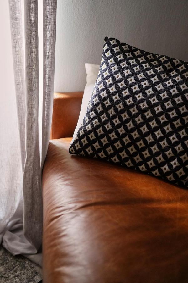 3 Master Bedrooms With Balcony On The River With Views Apartamento Florença